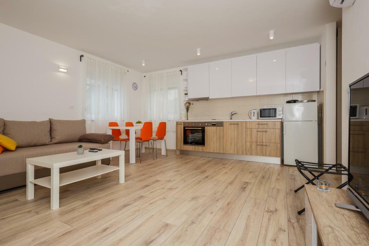 Apartments Mare Трогир Экстерьер фото