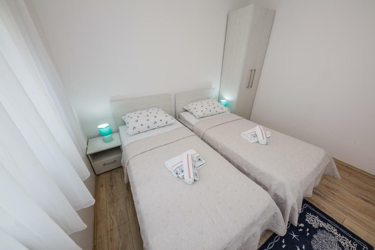 Apartments Mare Трогир Номер фото