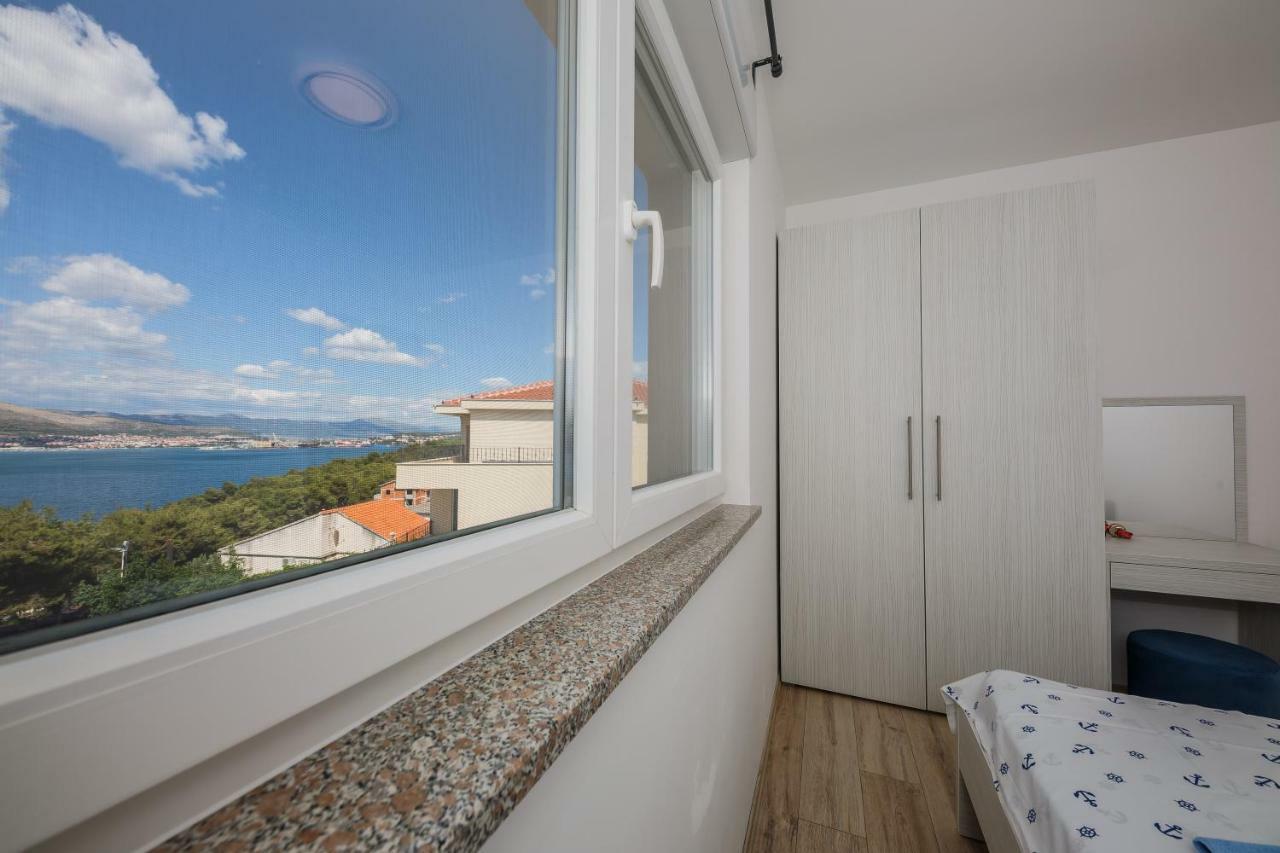 Apartments Mare Трогир Экстерьер фото